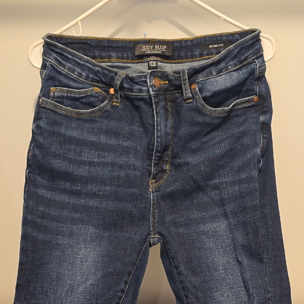 Judy Blue Skinny Blue Jeans with Stretch Sz 11/30 | Distressed Cuffs